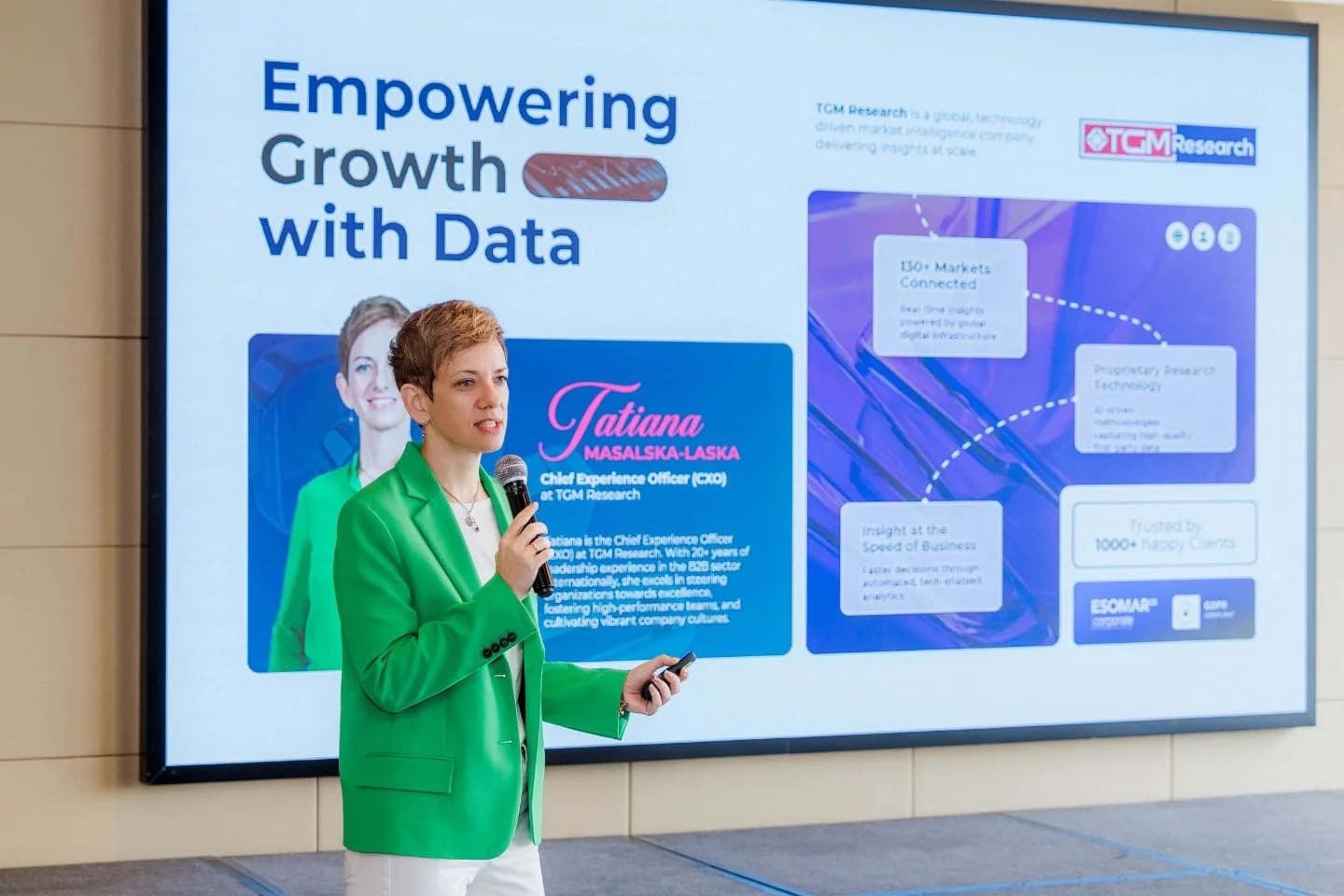 Đại diện TGM Research, Tatiana Masalska-Laska – CXO đã trình bày những phát hiện nổi bật từ nghiên cứu Phân loại rác thải tại nguồn ở Việt Nam 2025, tập trung vào hành vi phân loại rác tại nguồn của người tiêu dùng Việt Nam.
